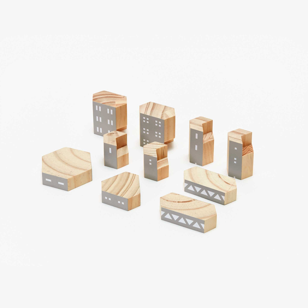 Areaware Blockitecture Brutalism : blocs du set séparés et visibles.